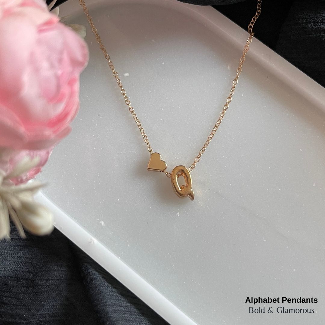 Alphabet Pendant Q