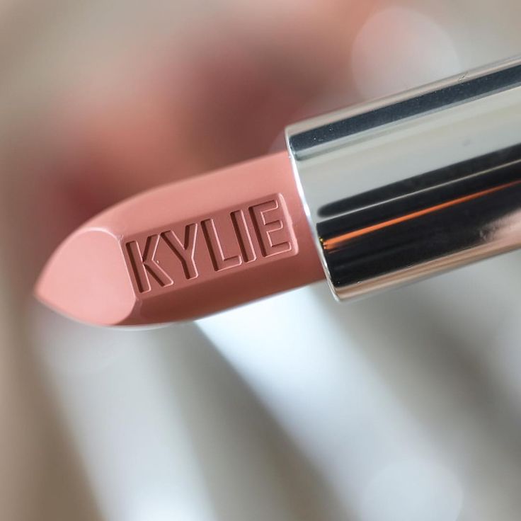 Kylie Jenner Creme Lipstick | Creme Brulee
