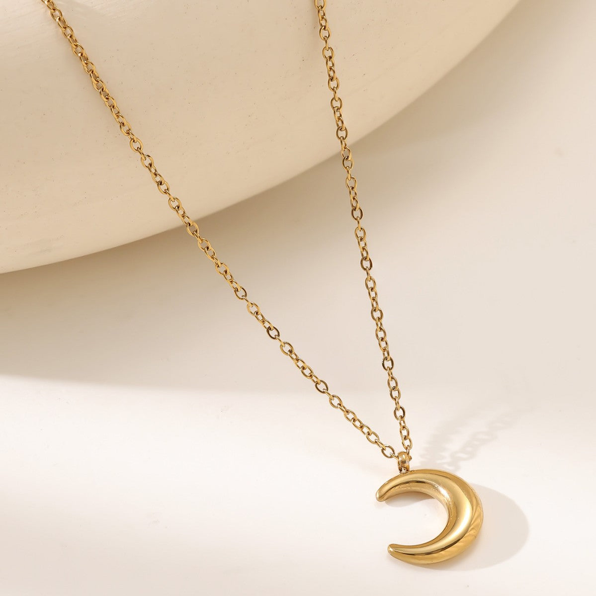Necklace | SN321 | Casual Crescent