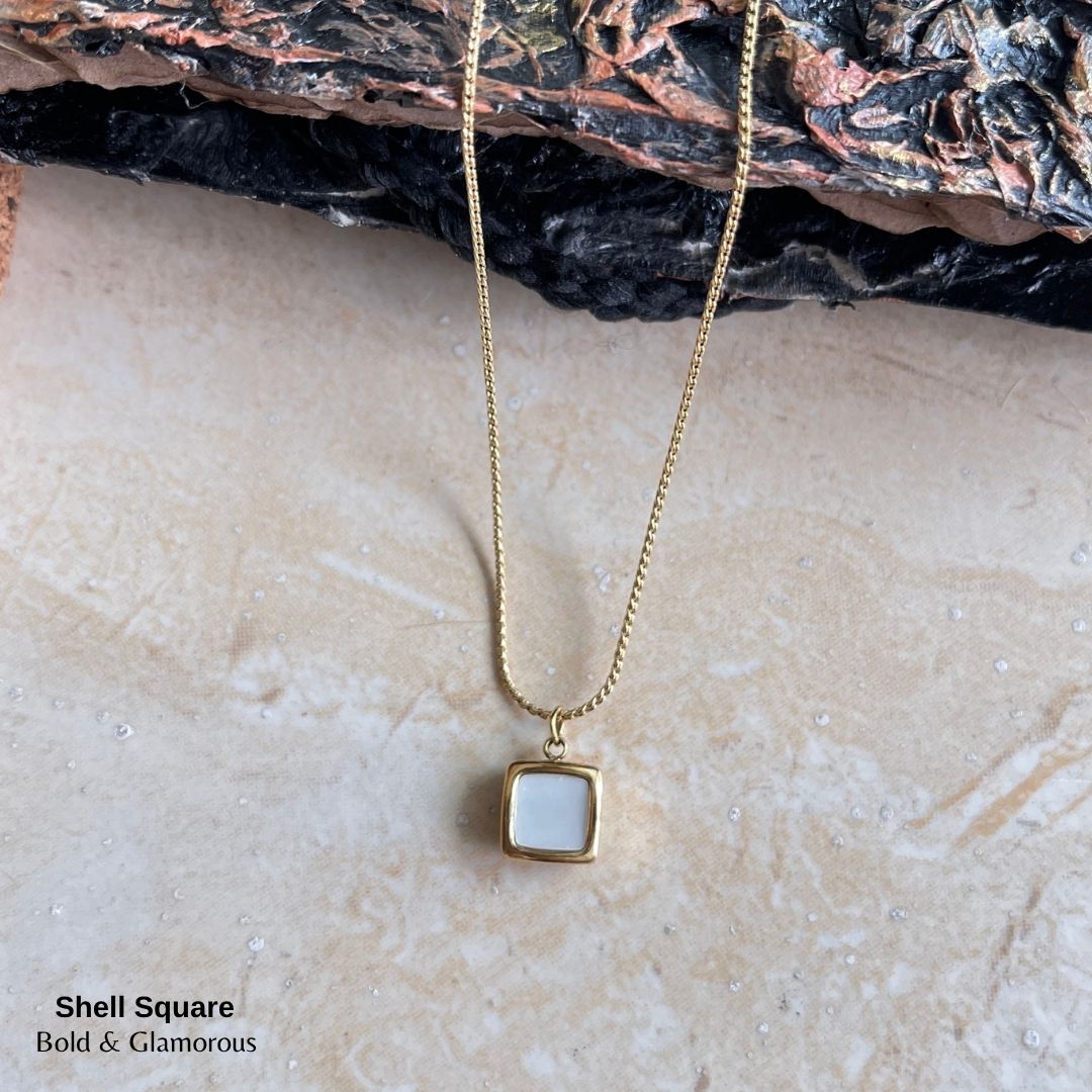 Necklace | SN180 | Shell Square