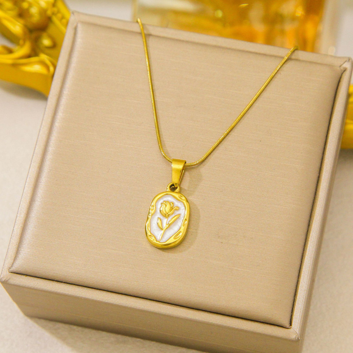 Necklace | SN281 | White Rose (V2)