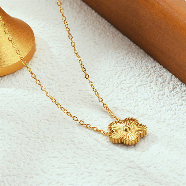 Necklace | SN339 | Five Leaf Single Clover Gold