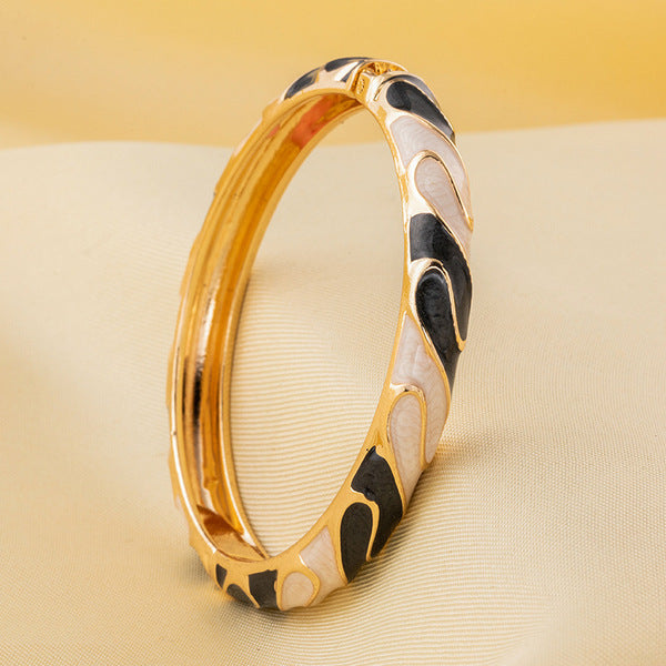 Enamel Bangle Bracelet | ENB01 | Black and White