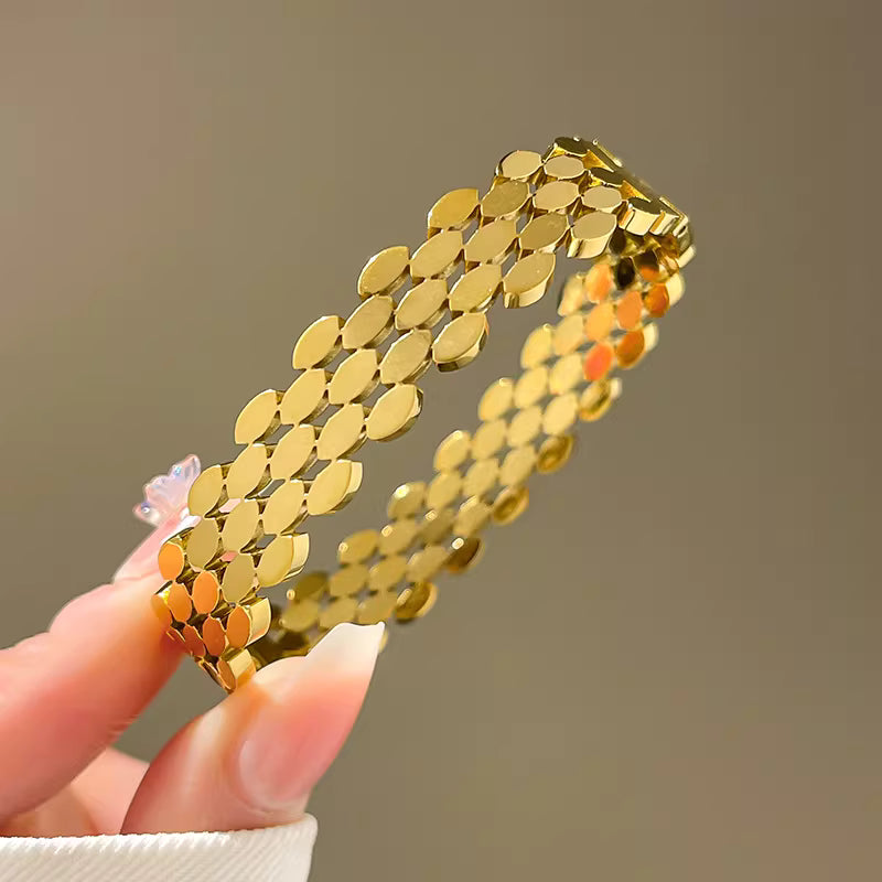 Bangle Bracelet | BB84 | Gold