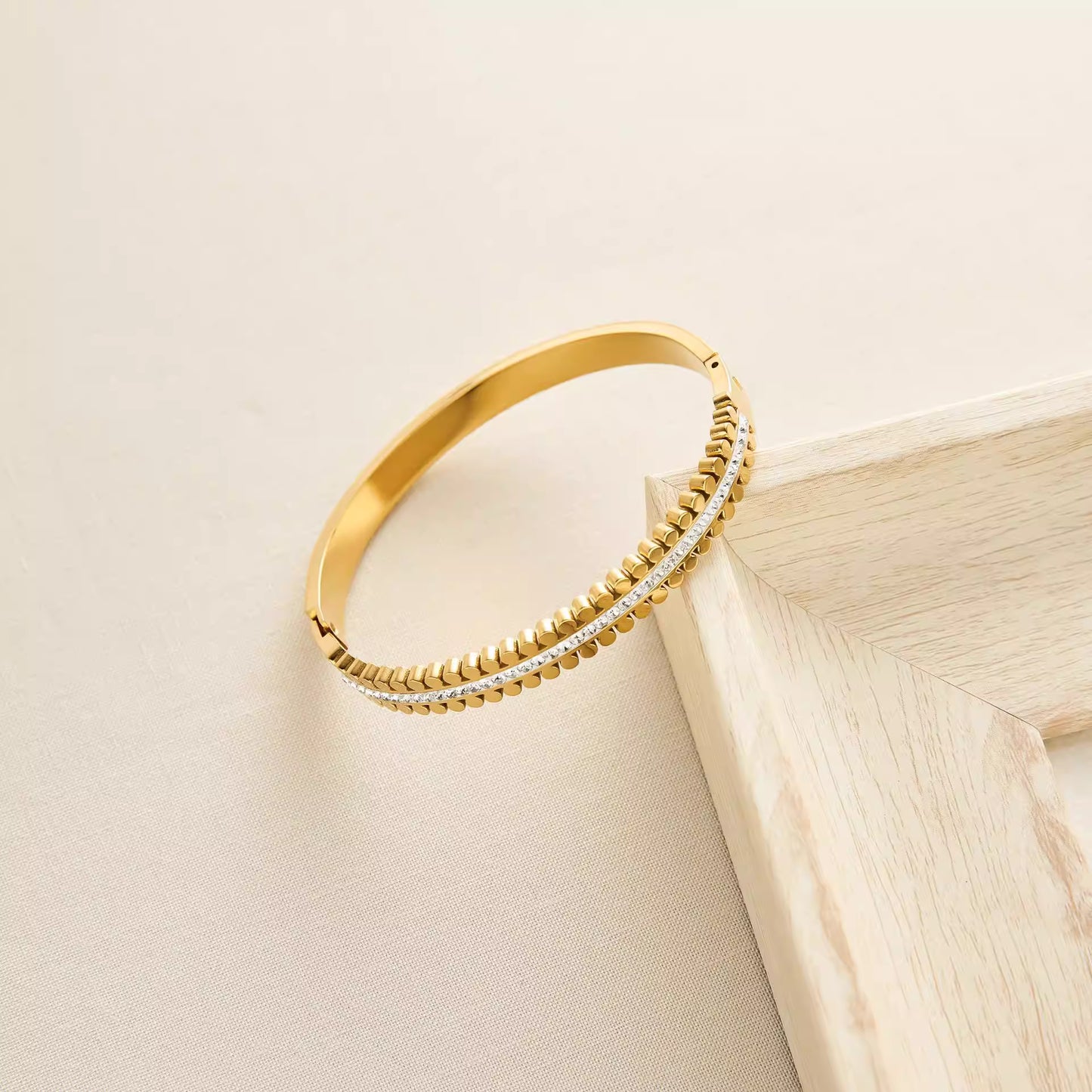 Bangle Bracelet | BB77 | Gold