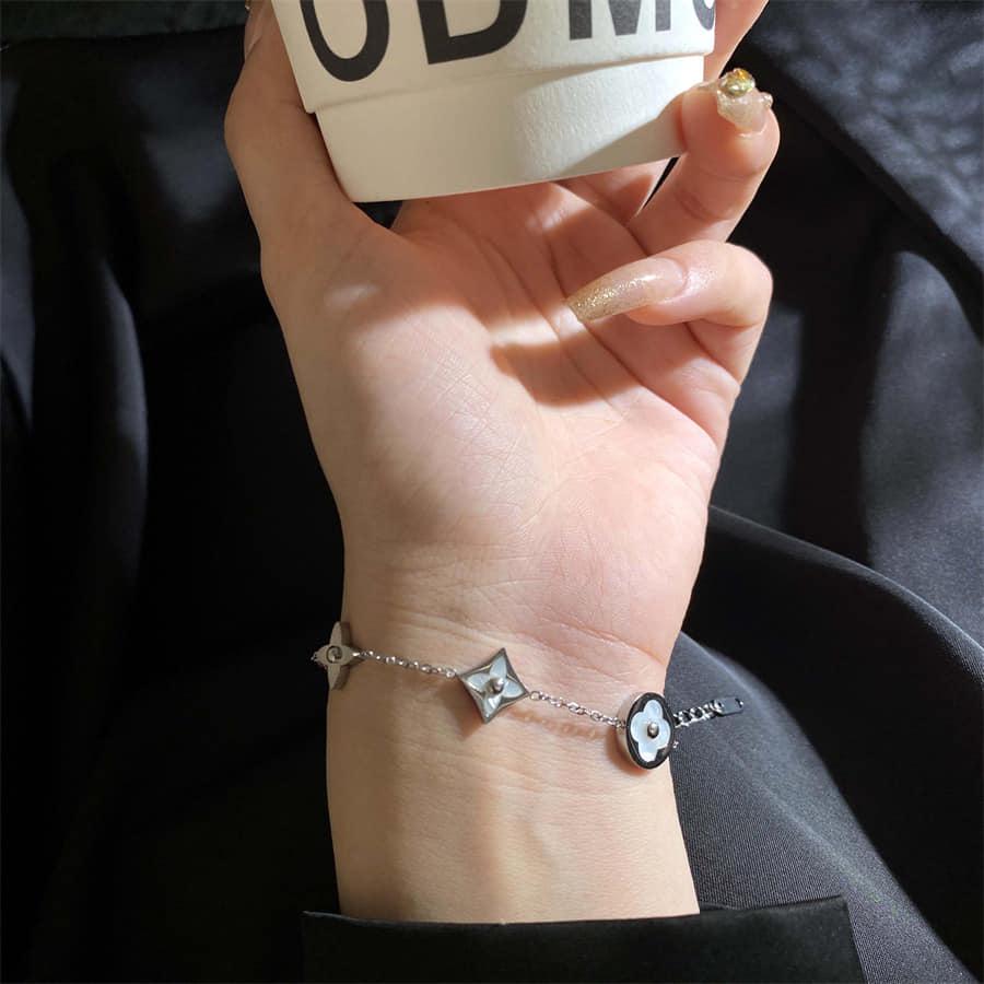 Chain Bracelet | SSCB042 | White Flower | Silver