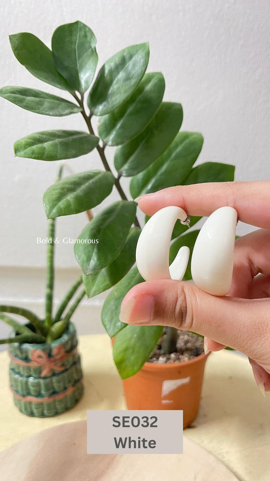Classic Acrylic Earring | SE032 | White