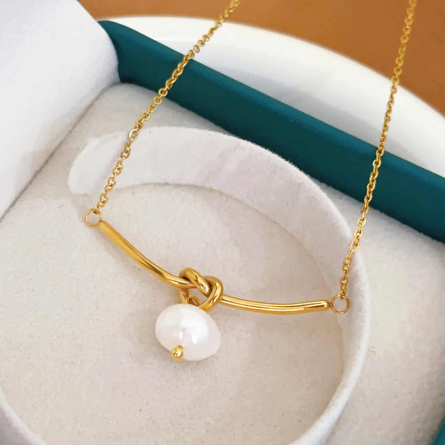 Necklace | SN223 | Hanging Pearl Bar