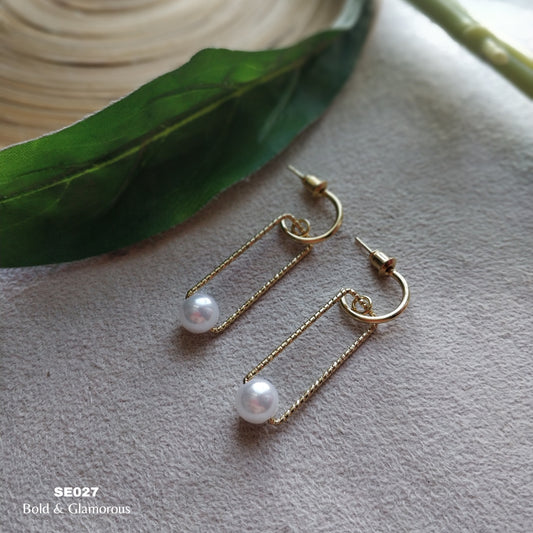 Dainty Pearl Earring | SE027