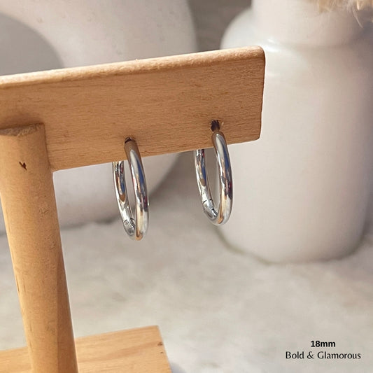 Simple Hoop Earring | 18mm | Silver