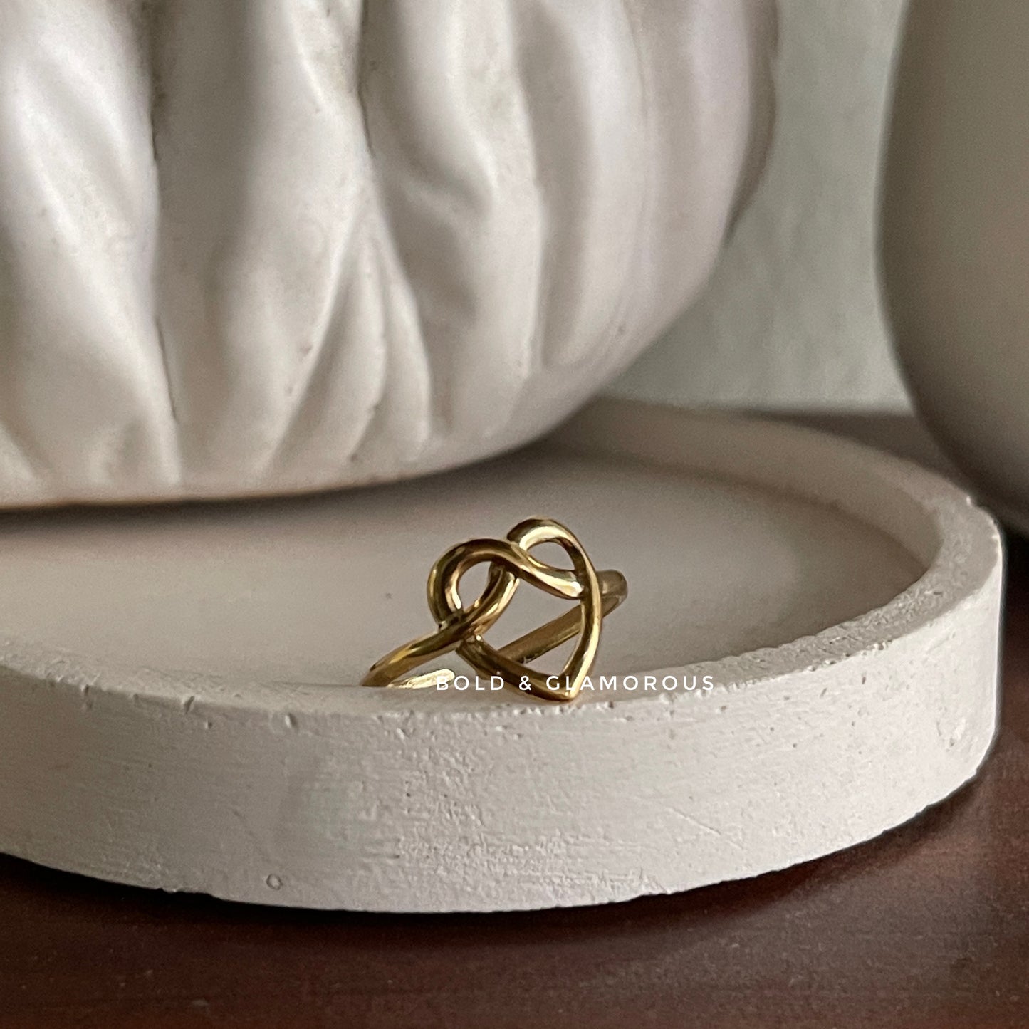 Minimal Ring | SR268 | Knotted Heart