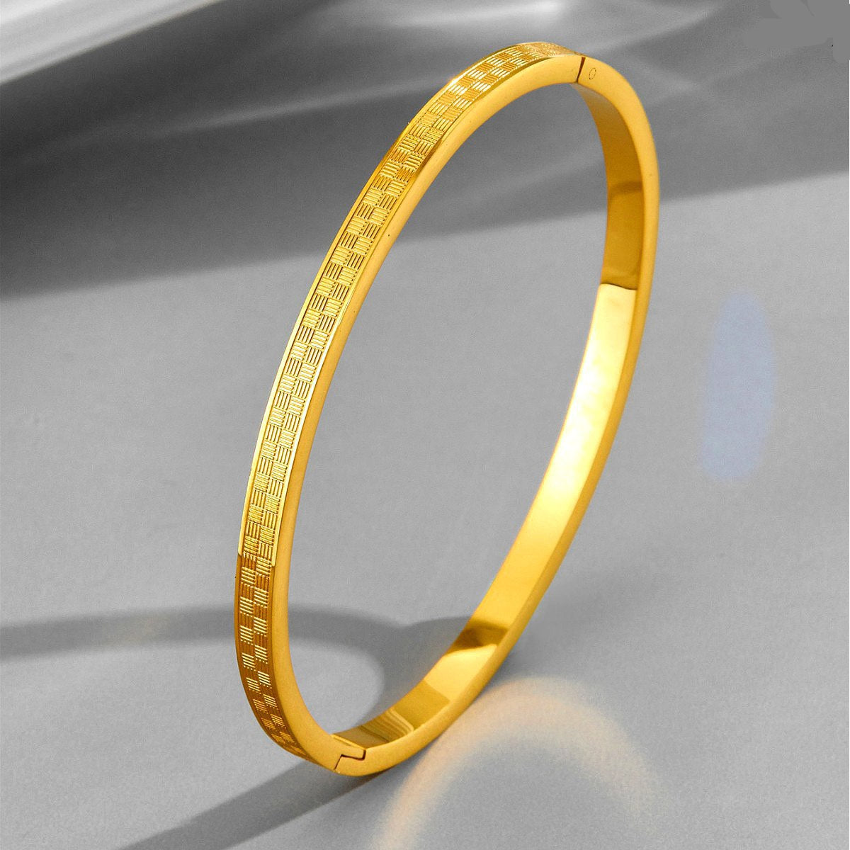 Bangle Bracelet | BB76 | Gold