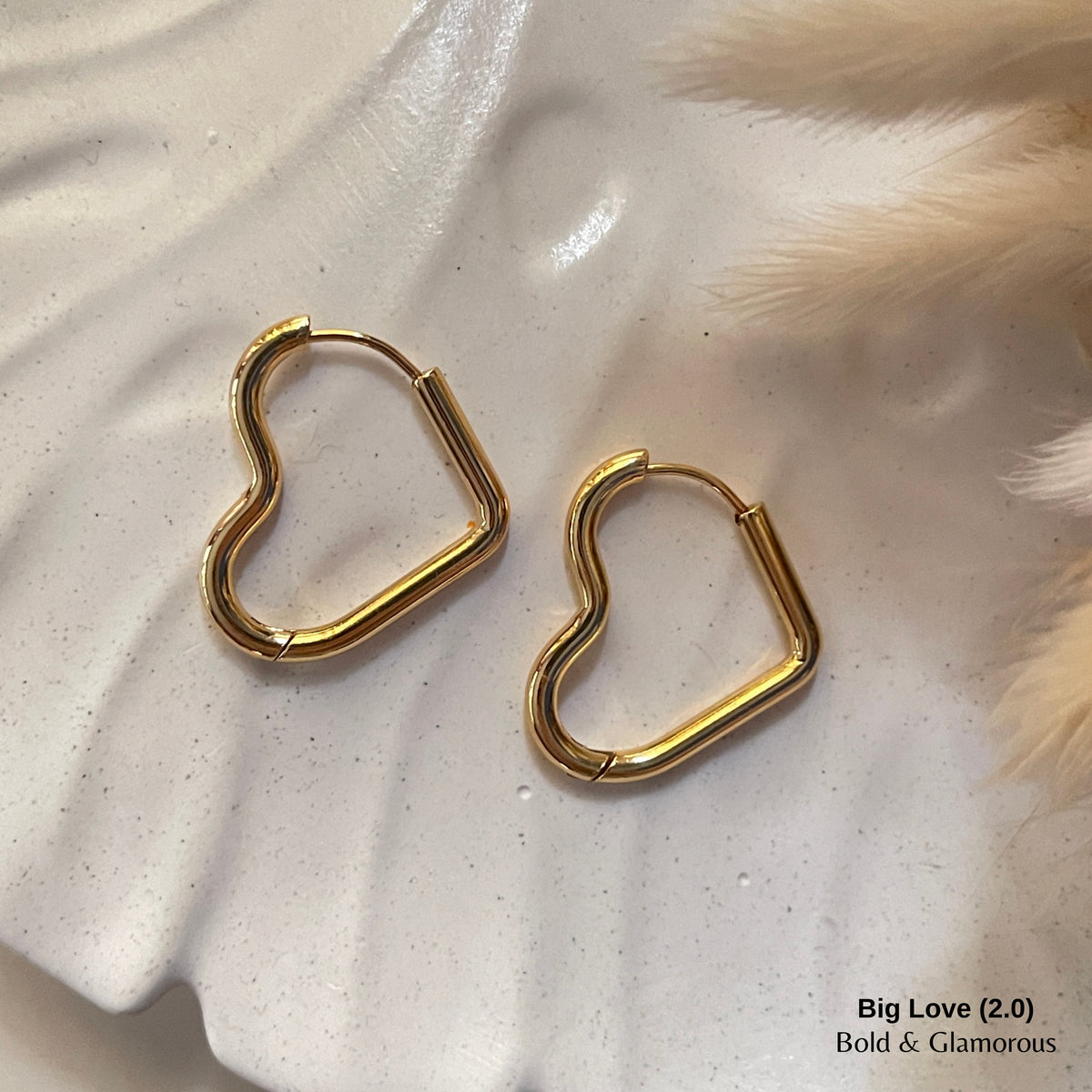 Shape Hoop Earring 2.0 | Big Love | Gold