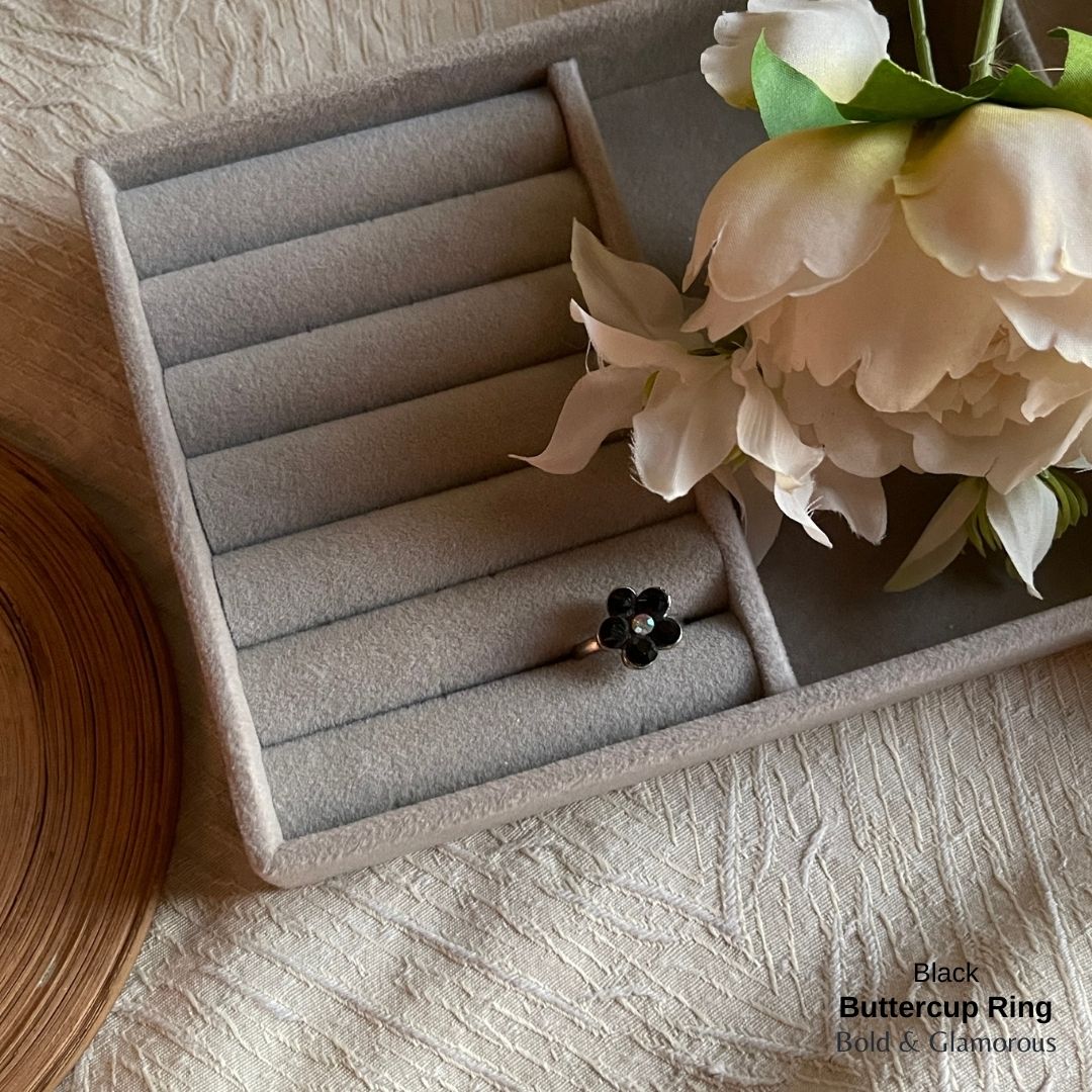 Buttercup Ring | BUCR01  | Black with Mid Light