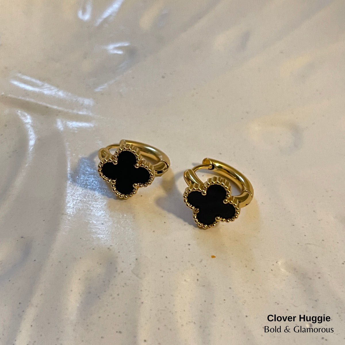 Clover Huggie Earring Black