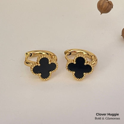 Clover Huggie Earring Black