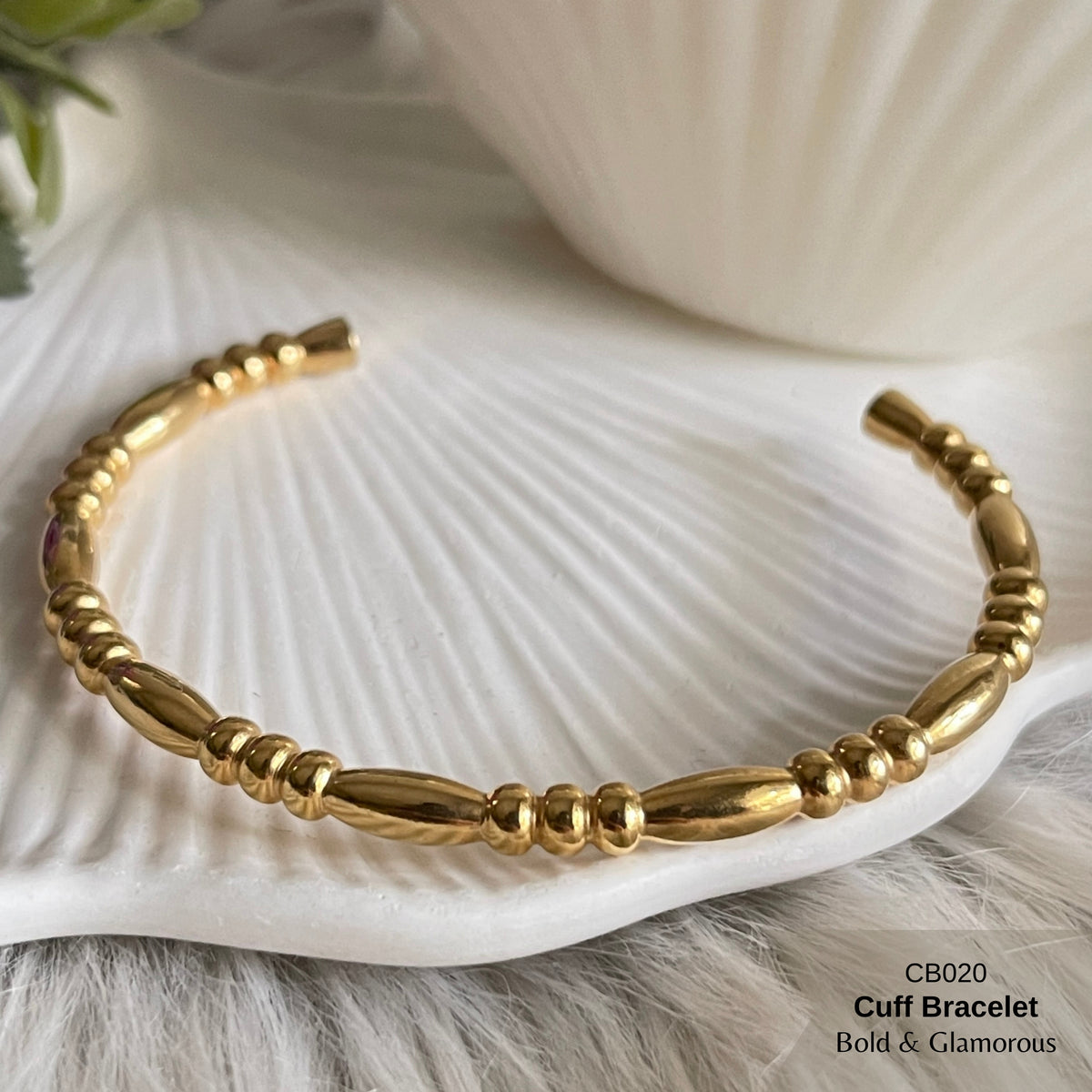 Cuff Bracelet | CB020 | Rice C-Shaped Gold
