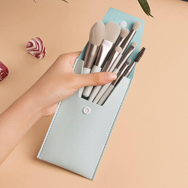 8-Piece Mini Makeup Brush Set | Green