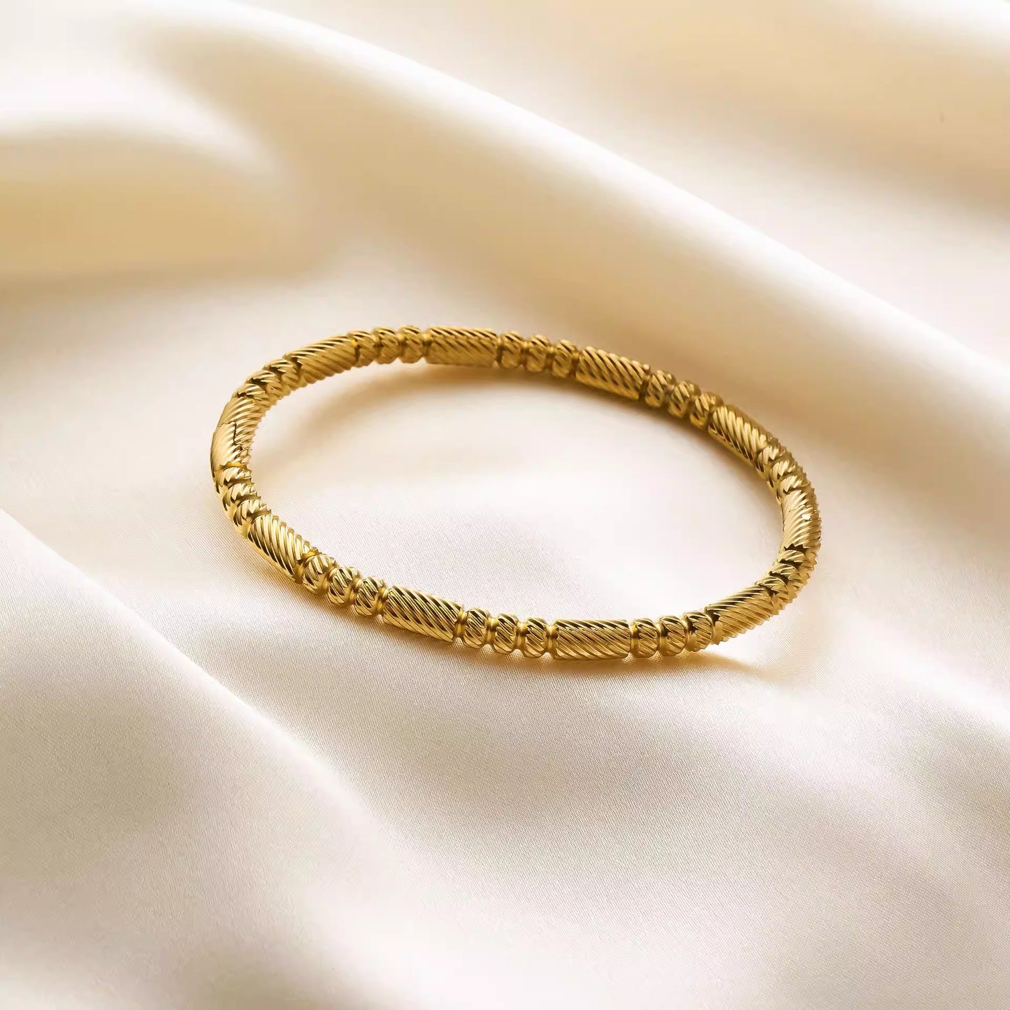 Bangle Bracelet | BB79 | Gold