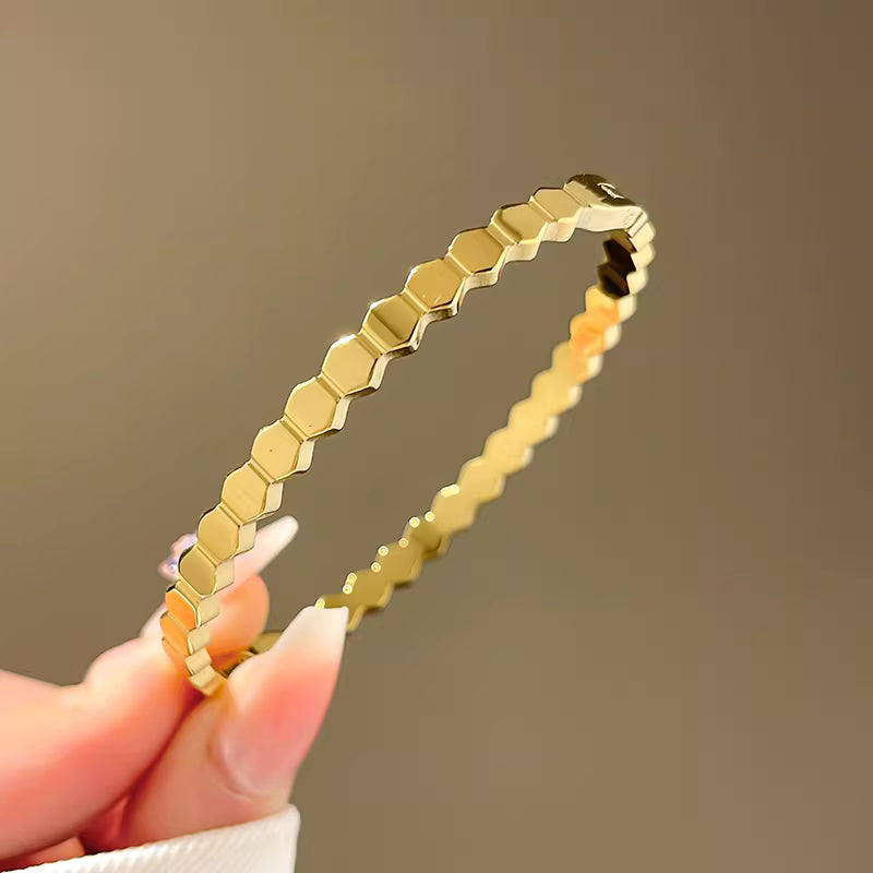 Bangle Bracelet | BB85 | Gold