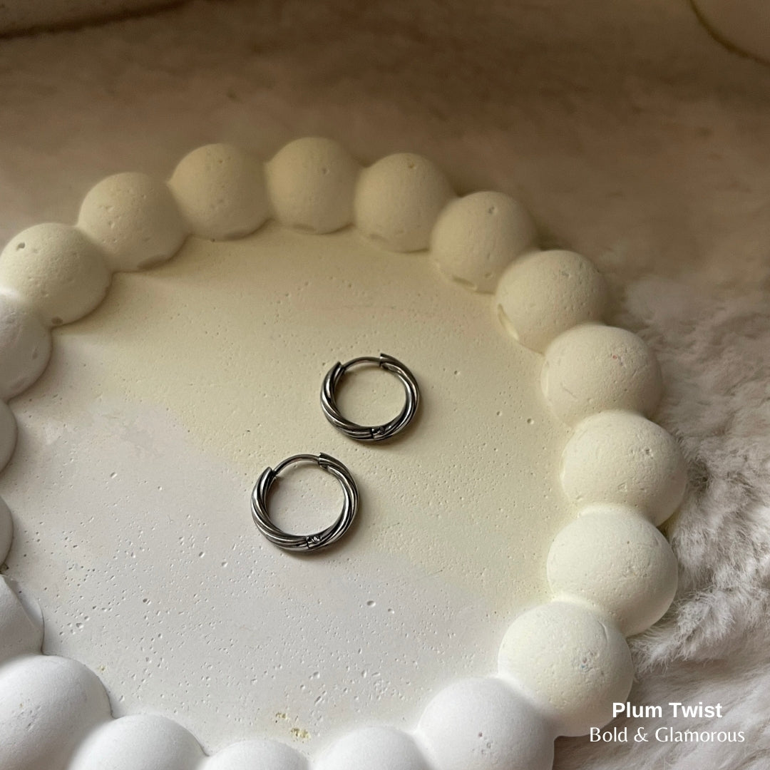 Hoop Earring | Plum Twist | Silver