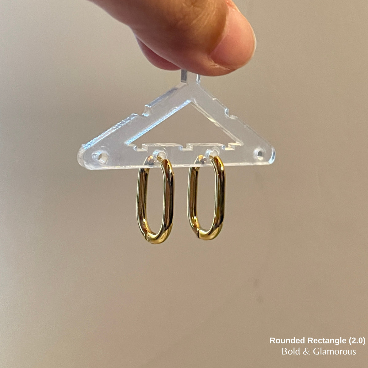 Shape Hoop Earring 2.0 | Rounded Rectangle | Gold
