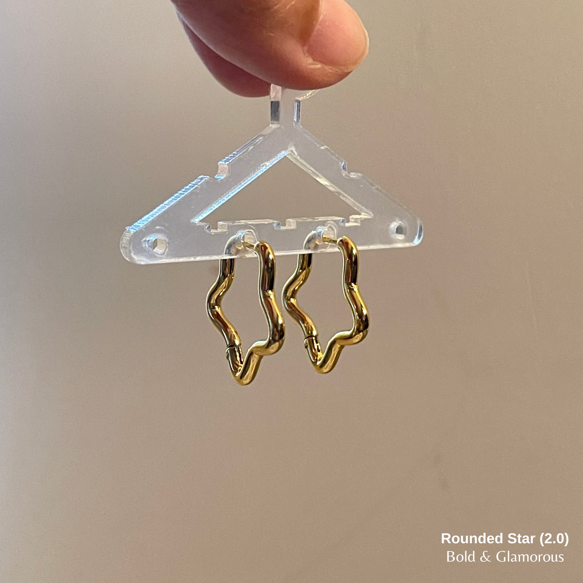 Shape Hoop Earring 2.0 | Rounded Star | Gold