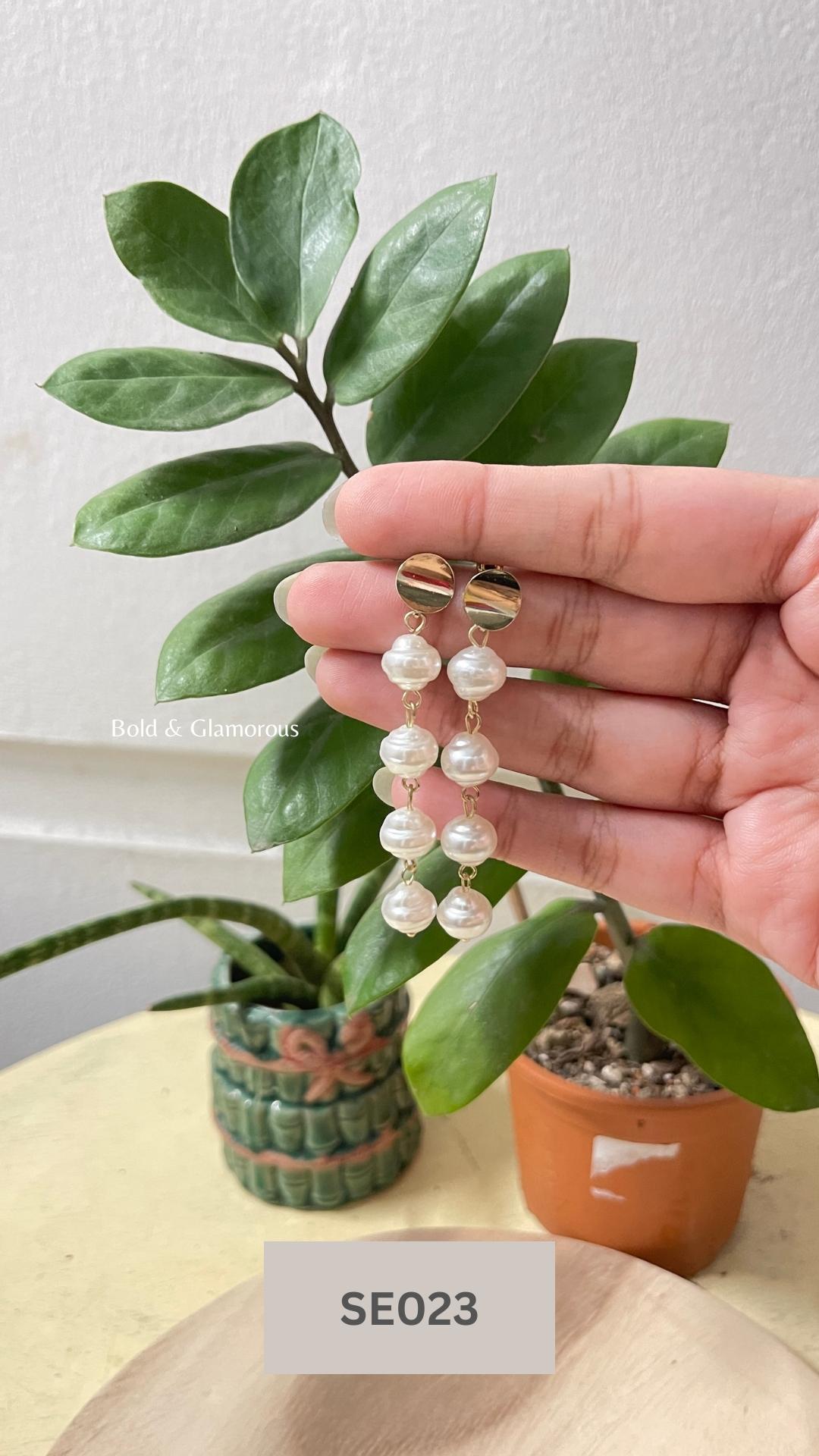 Dangling Pearl Earring | SE023