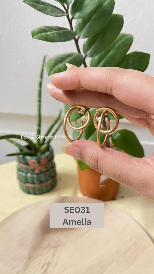 Baroque Pearl Stud Earring | SE031 | Amelia