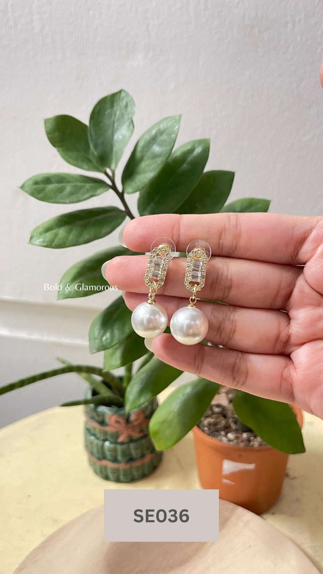 Cubic Zirconia Pearl Earring | SE036