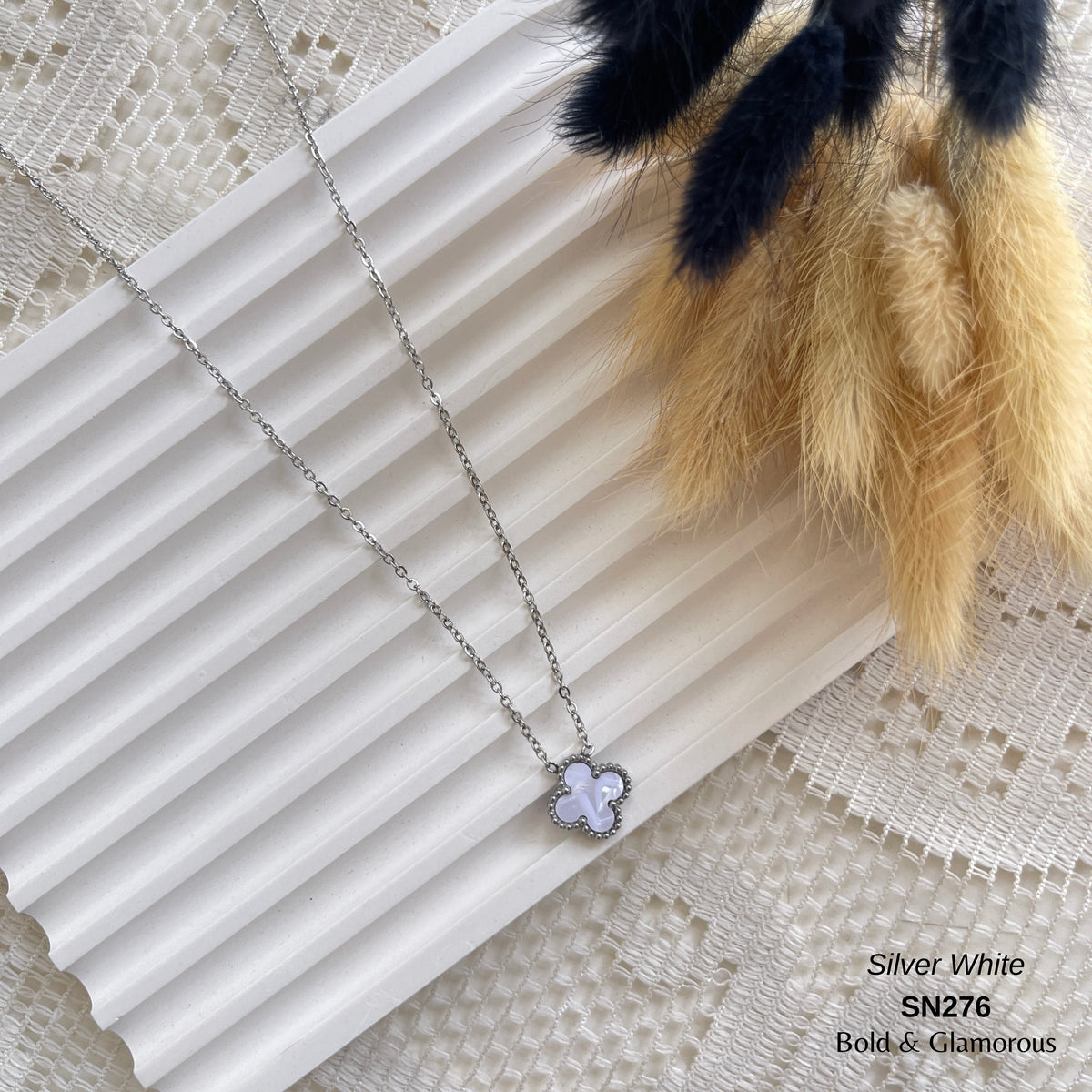 Necklace | SN276 | Silver Clover | White