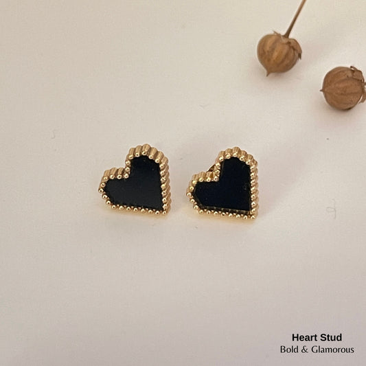 Stud Earring Black Heart