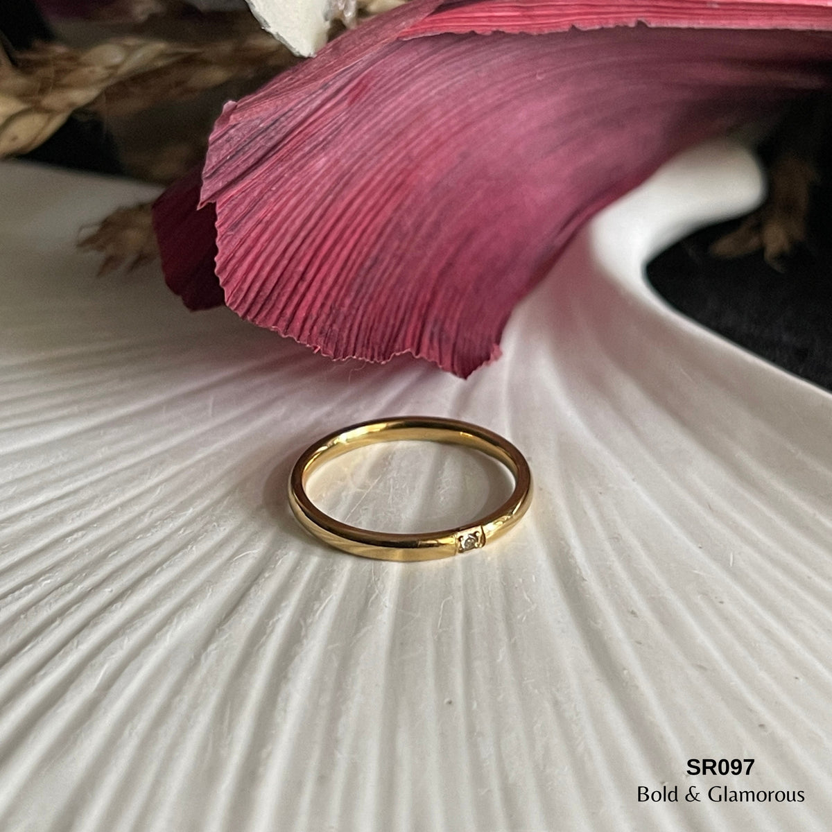 The Minimal Ring | SR097 | Gold