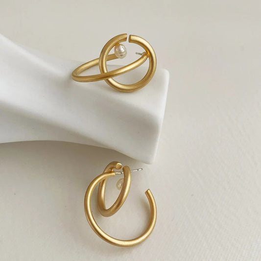 Baroque Pearl Stud Earring | SE031 | Amelia